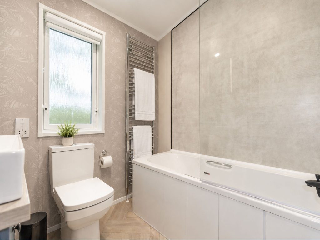 The Blackswan Lodge At Yorkshire Spa Retreat (3)